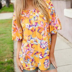 NWOT Give Joy Yellow Tropical Floral Print Elastic Elbow-Length Sleeve Blouse